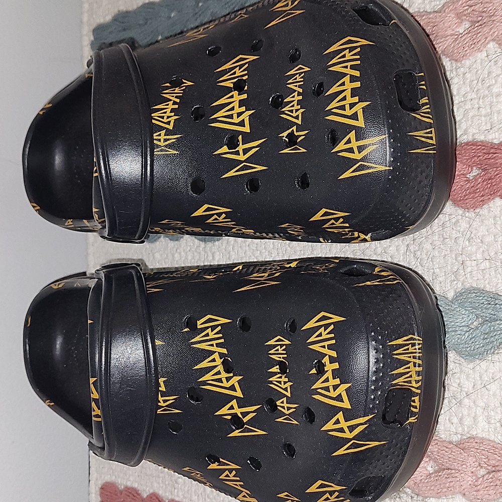 Def Leppard Black Mules-Clogs.
NEW no box.